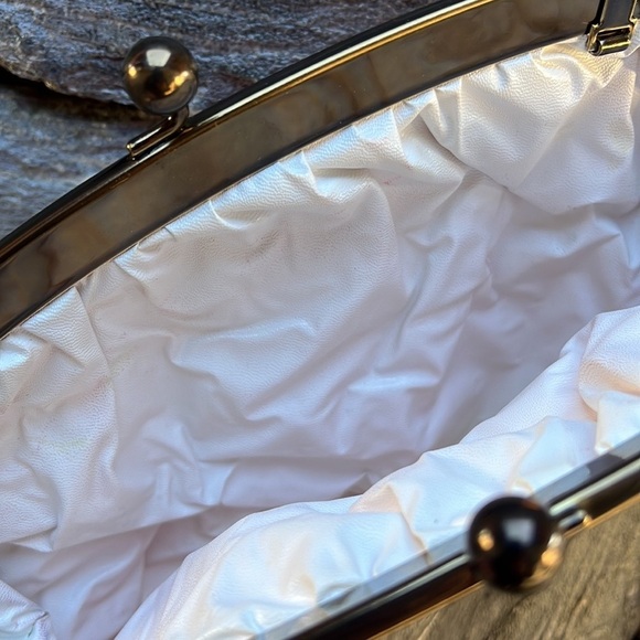 Vintage Pink Crossbody Bag - Picture 3 of 9